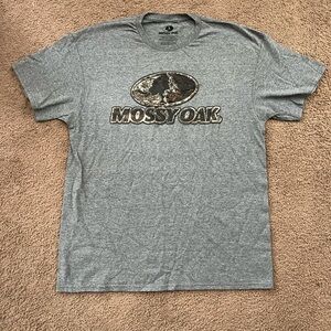 NWOT Mossy Oak- Tee Shirt​​​​​​​​​​